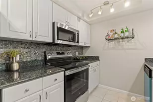 6 Lake Bellevue Dr, Bellevue, WA 98005 - Photo 13