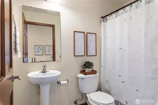 621 E Morris Creek Dr, Belfair, WA 98528 - Photo 25