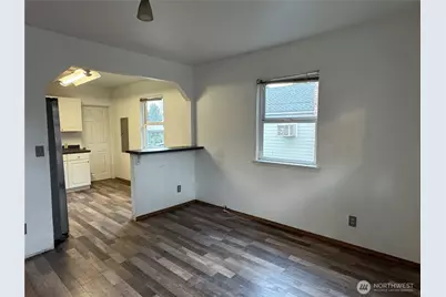 10645 21st Avenue SW, Seattle, WA 98146 - Photo 3