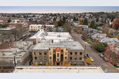 4515 Burke Avenue N, Seattle, WA 98103 - Photo 37