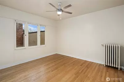 4515 Burke Avenue N, Seattle, WA 98103 - Photo 7