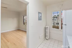 4515 Burke Ave N, Seattle, WA 98103 - Photo 17