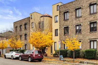 4515 Burke Avenue N, Seattle, WA 98103 - Photo 3