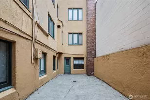 4515 Burke Ave N, Seattle, WA 98103 - Photo 27