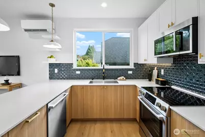 318 B N 84th Street, Seattle, WA 98103 - Photo 9