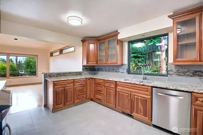 4322 29th Avenue W, Seattle, WA 98199 - Photo 15