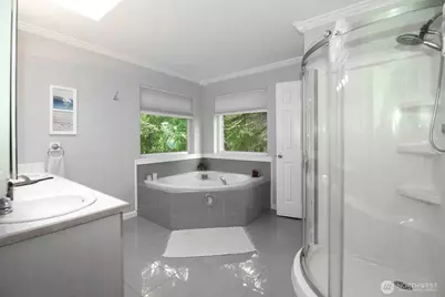 12117 Clearview Drive, Edmonds, WA 98026 - Photo 21