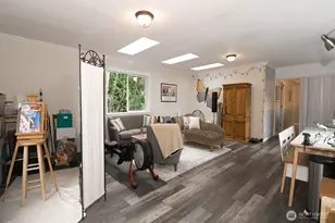 12117 Clearview Dr, Edmonds, WA 98026 - Photo 25