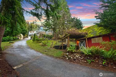 12117 Clearview Drive, Edmonds, WA 98026 - Photo 35