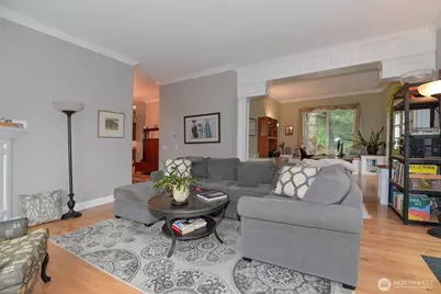 12117 Clearview Drive, Edmonds, WA 98026 - Photo 15