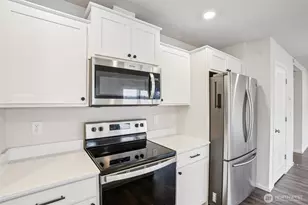 1302 W Larsen Dr, La Center, WA 98629 - Photo 11