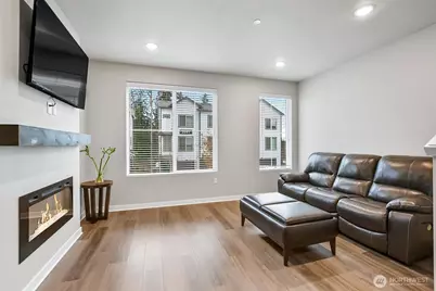 2002 101 Street SE #4, Lake Stevens, WA 98258 - Photo 5