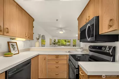 9320 NE Juanita Drive #1B, Kirkland, WA 98034 - Photo 19