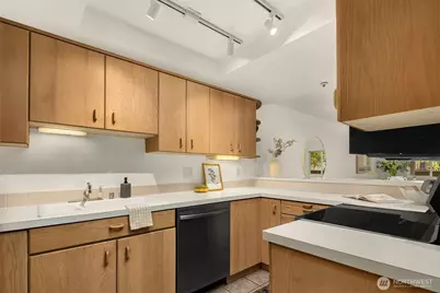 9320 NE Juanita Drive #1B, Kirkland, WA 98034 - Photo 17