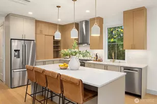 13131 NE 87th Ln, Kirkland, WA 98033 - Photo 3