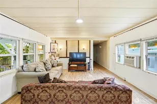 11330 E Riverside Dr, Bothell, WA 98011 - Photo 11