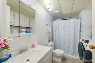 11330 E Riverside Dr, Bothell, WA 98011 - Photo 15