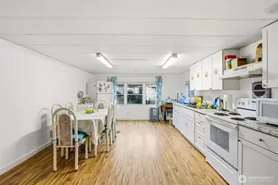 11330 E Riverside Drive #25, Bothell, WA 98011 - Photo 7