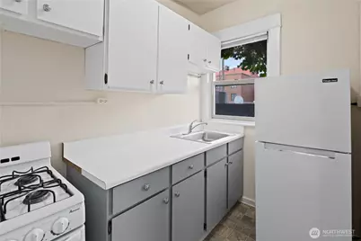 321 Broadway E, Seattle, WA 98102 - Photo 23