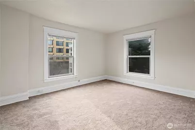 321 Broadway E, Seattle, WA 98102 - Photo 33
