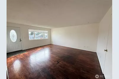 388 NW 11th Court, Oak Harbor, WA 98277 - Photo 5