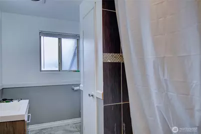 388 NW 11th Court, Oak Harbor, WA 98277 - Photo 17