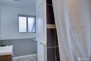 388 NW 11th Ct, Oak Harbor, WA 98277 - Photo 17