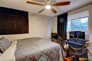 388 NW 11th Ct, Oak Harbor, WA 98277 - Photo 15