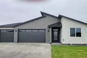 1170 8th Ave NE, Ephrata, WA 98823 - Photo 1