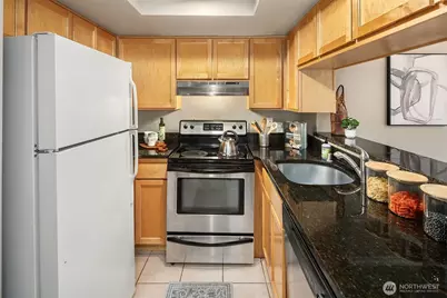 12044 100th Avenue NE #H103, Kirkland, WA 98034 - Photo 7