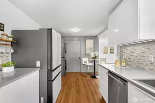 4515 NE 17th Pl, Renton, WA 98059 - Photo 5