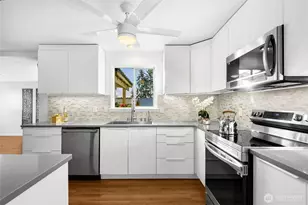 4515 NE 17th Pl, Renton, WA 98059 - Photo 3