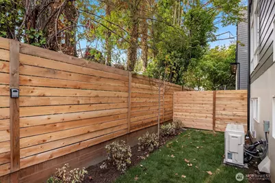 10817 11th Avenue NE #B, Seattle, WA 98125 - Photo 17