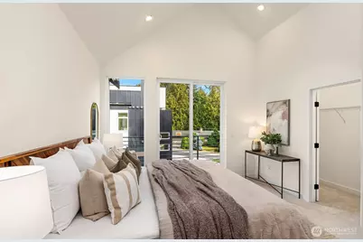 10817 11th Avenue NE #B, Seattle, WA 98125 - Photo 13