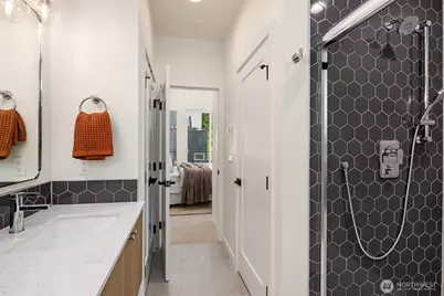 10817 11th Avenue NE #B, Seattle, WA 98125 - Photo 15