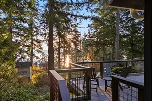 7404 Holiday Blvd, Anacortes, WA 98221 - Photo 7