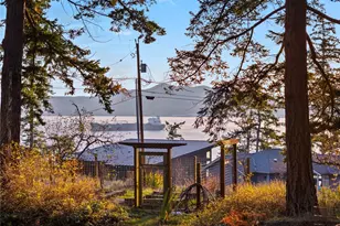 7404 Holiday Blvd, Anacortes, WA 98221 - Photo 5