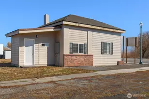 127 W Locust St, Waterville, WA 98858 - Photo 1