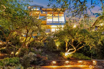 225 Ward Street, Seattle, WA 98109 - Photo 1