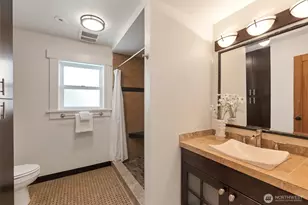225 Ward St, Seattle, WA 98109 - Photo 13