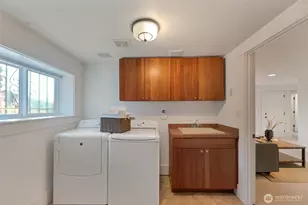 225 Ward St, Seattle, WA 98109 - Photo 31