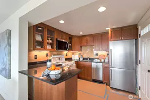 225 Ward St, Seattle, WA 98109 - Photo 23