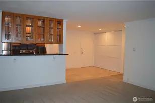 6401 Lake Washington Blvd NE, Kirkland, WA 98033 - Photo 1