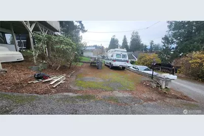 281 Maple Street #B, Camano Island, WA 98282 - Photo 13