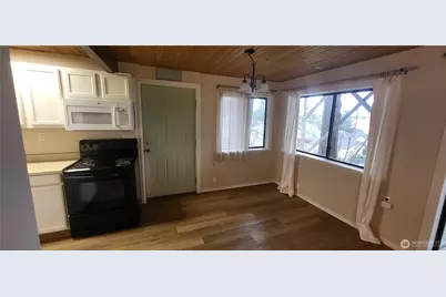 281 Maple Street #B, Camano Island, WA 98282 - Photo 5