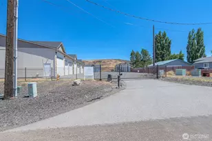 9967 W8 Road NW, Quincy, WA 98848 - Photo 3