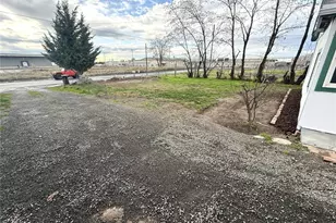 1212 W Moore St, Walla Walla, WA 99362 - Photo 3