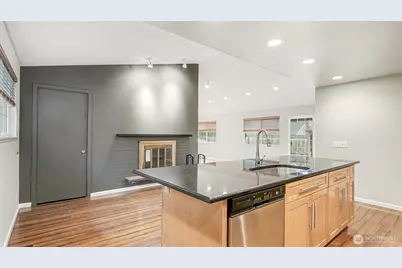 6201 Island Crest Way, Mercer Island, WA 98040 - Photo 11