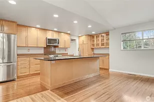 6201 Island Crest Way, Mercer Island, WA 98040 - Photo 9