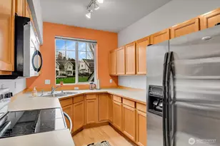 7020 Holly Park Dr S, Seattle, WA 98118 - Photo 3